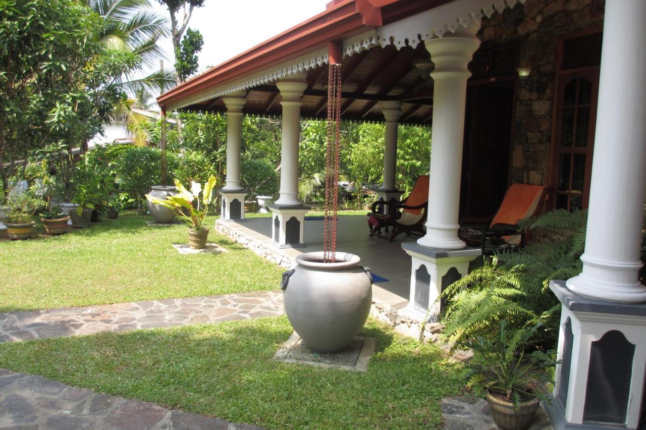 Simon'S Lodge Hikkaduwa Exterior photo